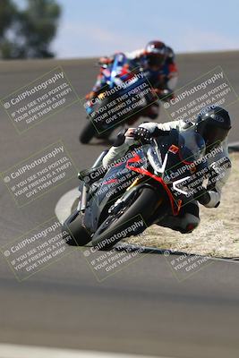 media/Sep-21-2025-TrackDaz (Sun) [[277c75b276]]/A Group/12pm (Turn 2)/